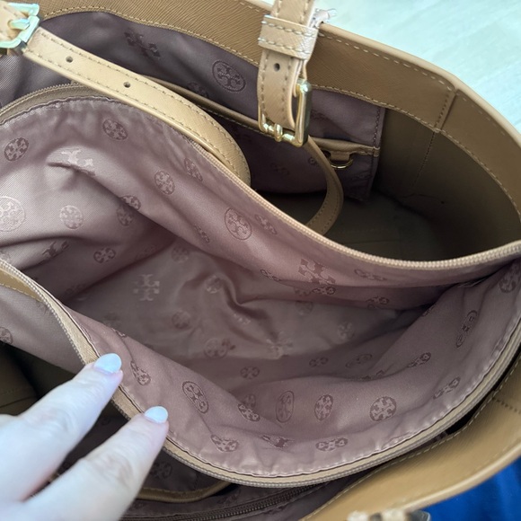 Tory Burch York Buckle Tote - Picture 9 of 10